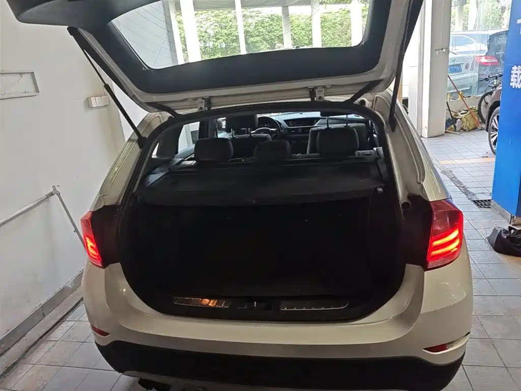 BMW X1 2015 Model sDrive18i Leading Advanced Edition фото 19