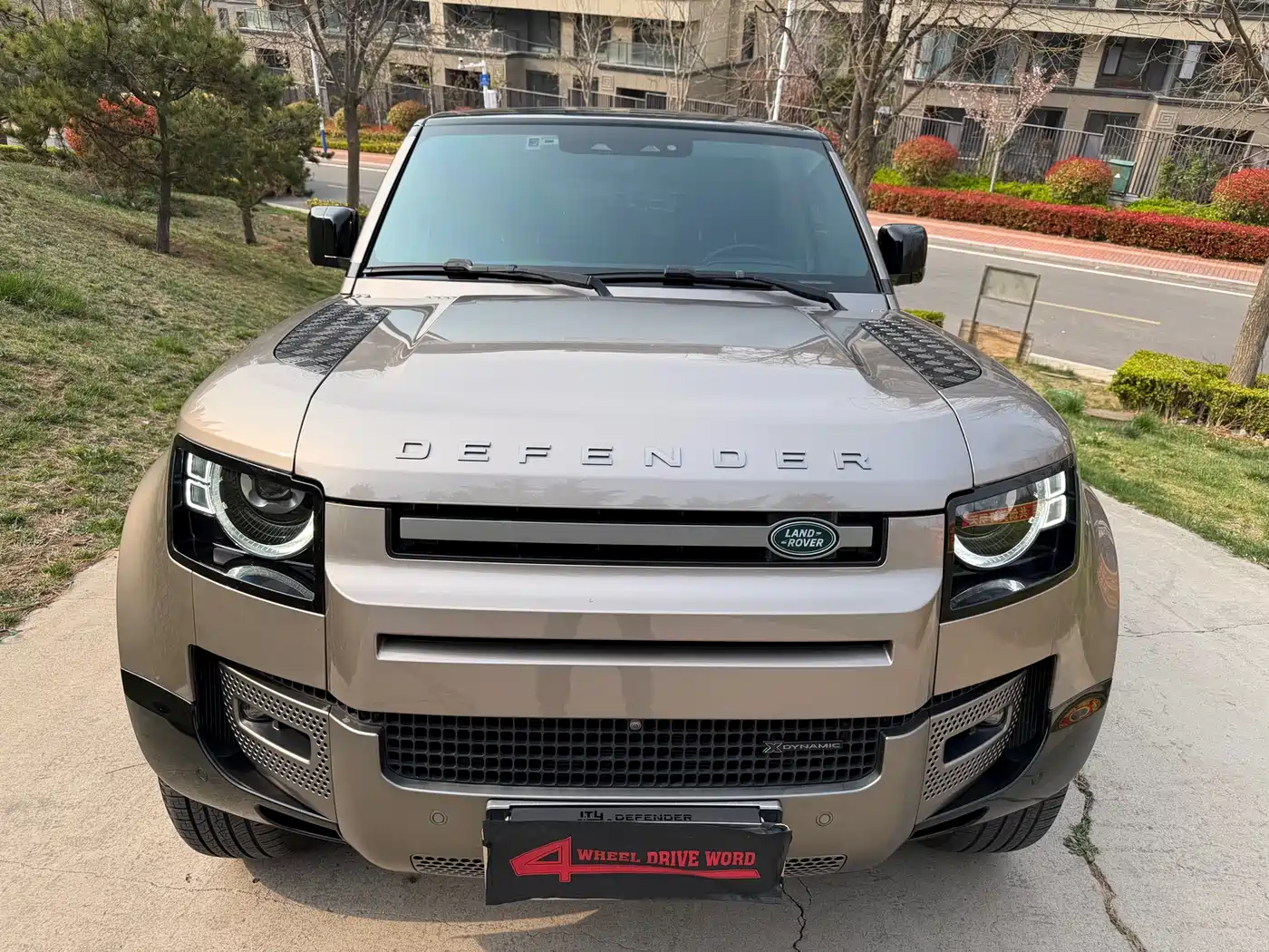 Land Rover Defender 2022 110 P400 X-DYNAMIC HSE фото 2