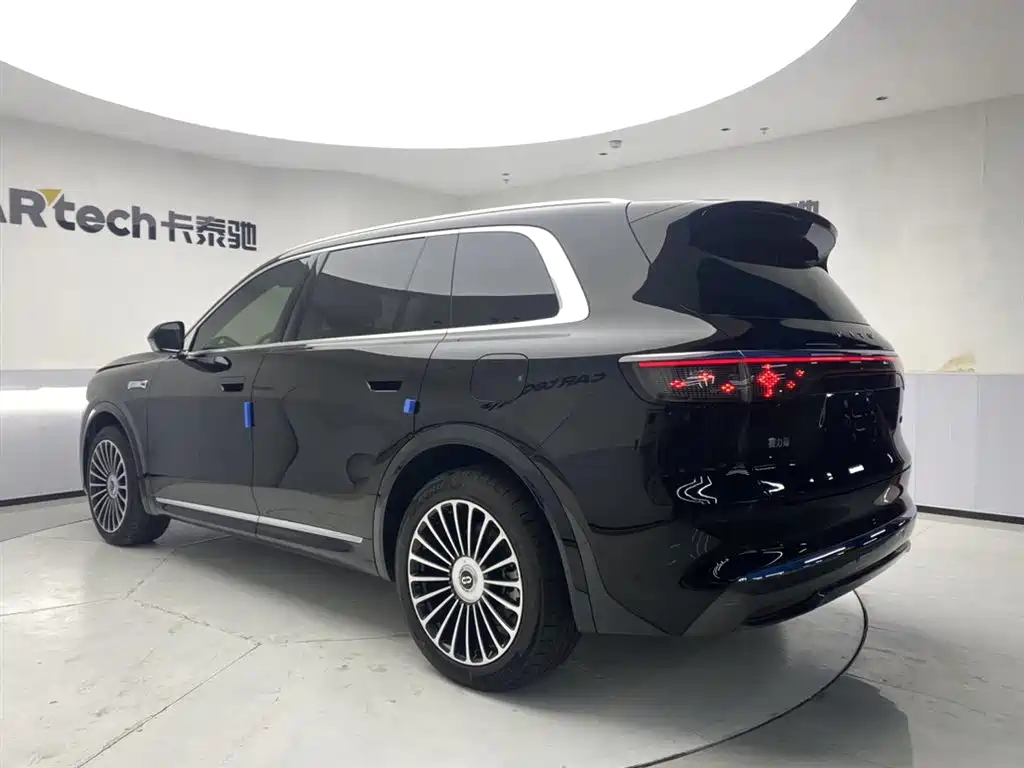 AITO Wenjie AITO M8 2025 Range Extender Max+ Edition 53.4kWh 5-seater фото 7