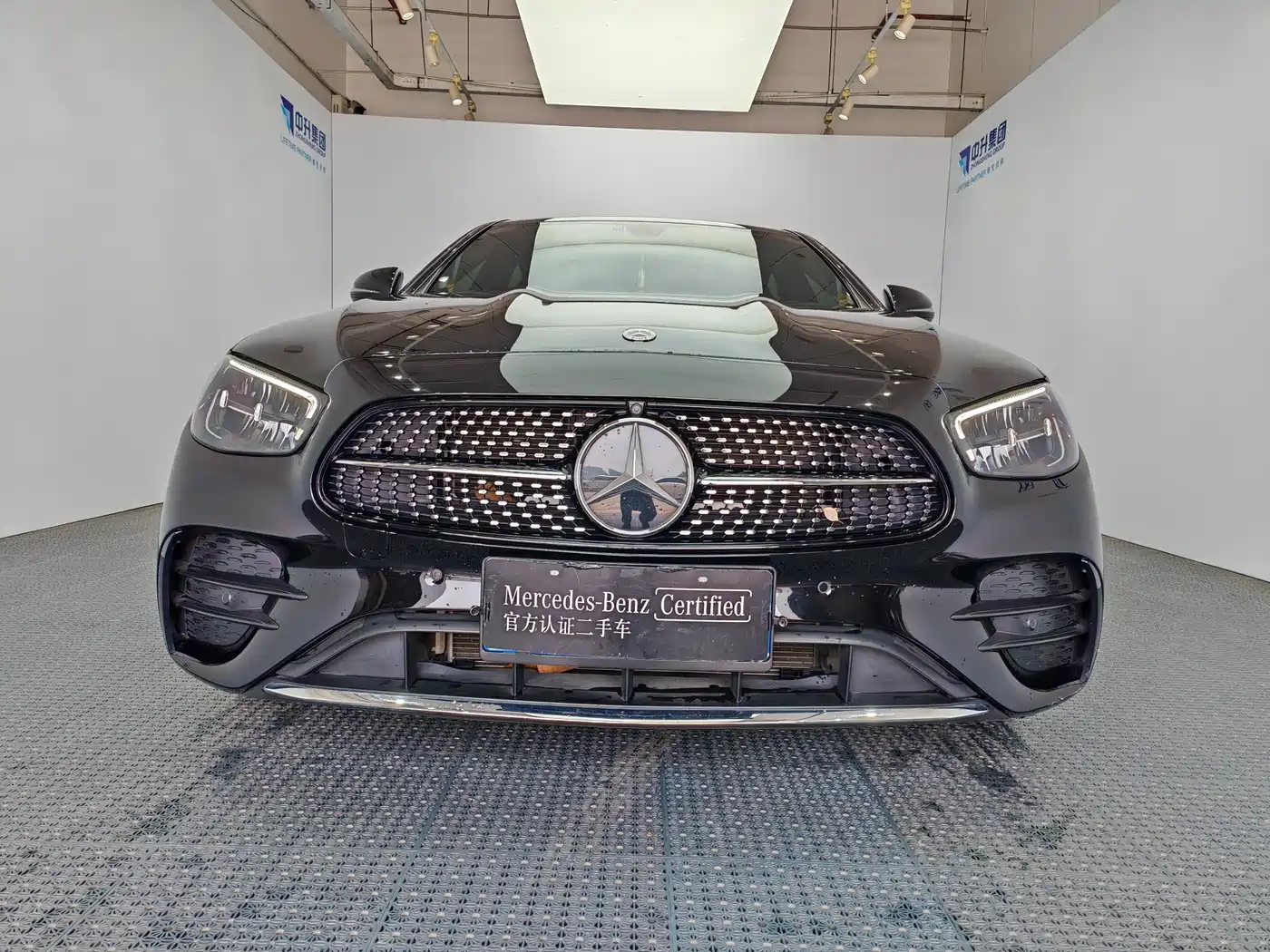 Mercedes-Benz E-Class 2022 Facelift E 300 L Sport Fashion Style фото 2