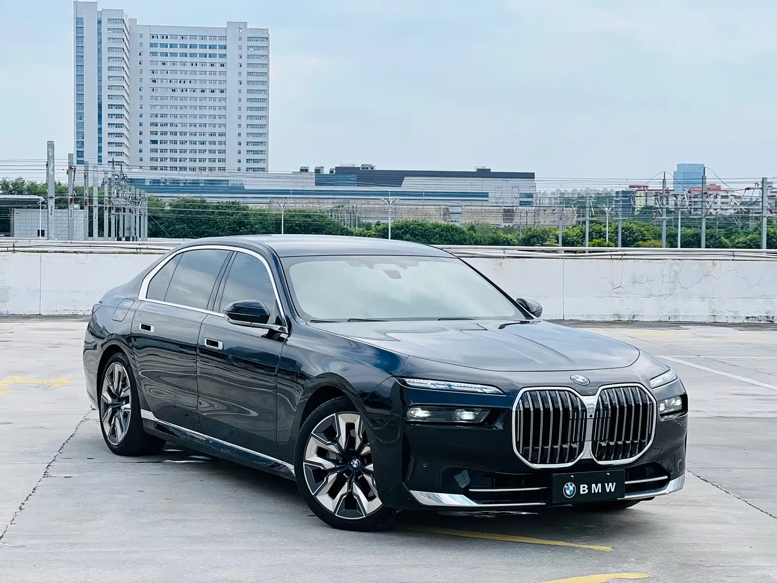 Фото 3 - BMW 7 Series