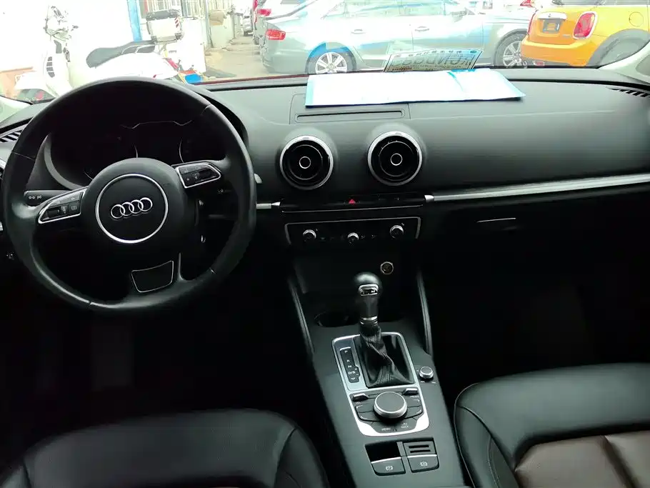Audi A3 2015 Sportback 40 TFSI Automatic Comfort фото 12