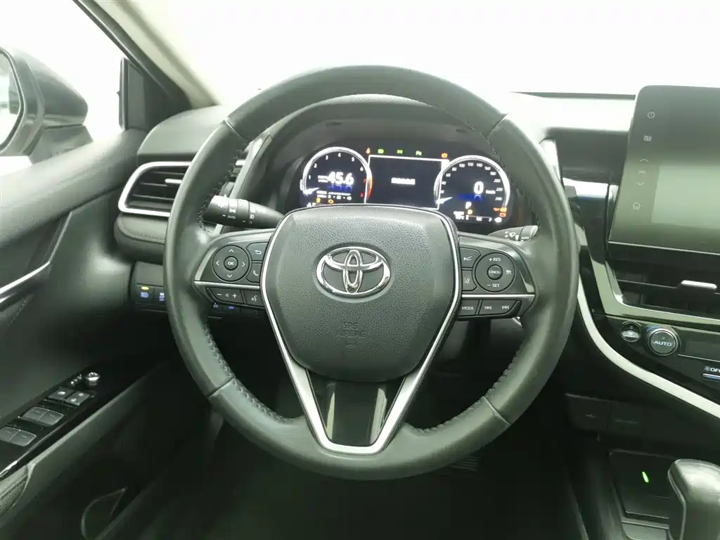 Toyota Camry 2021 2.5G Luxury Edition фото 11