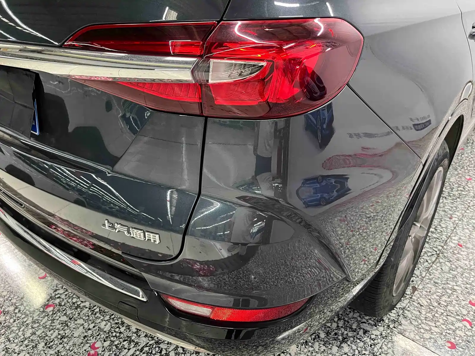 Фото 19 - Buick Enclave