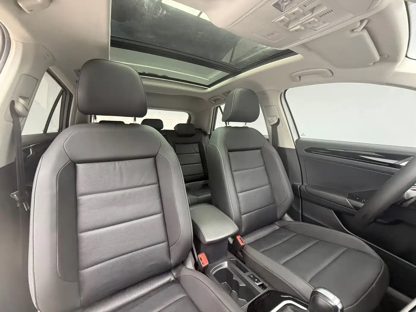 VOLKSWAGEN T ROC EXPLORING SONGS