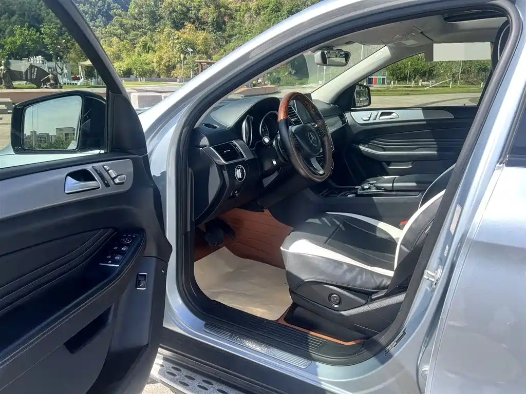 Mercedes-Benz GLE Coupe 2015 GLE 320 4MATIC Coupe SUV фото 4