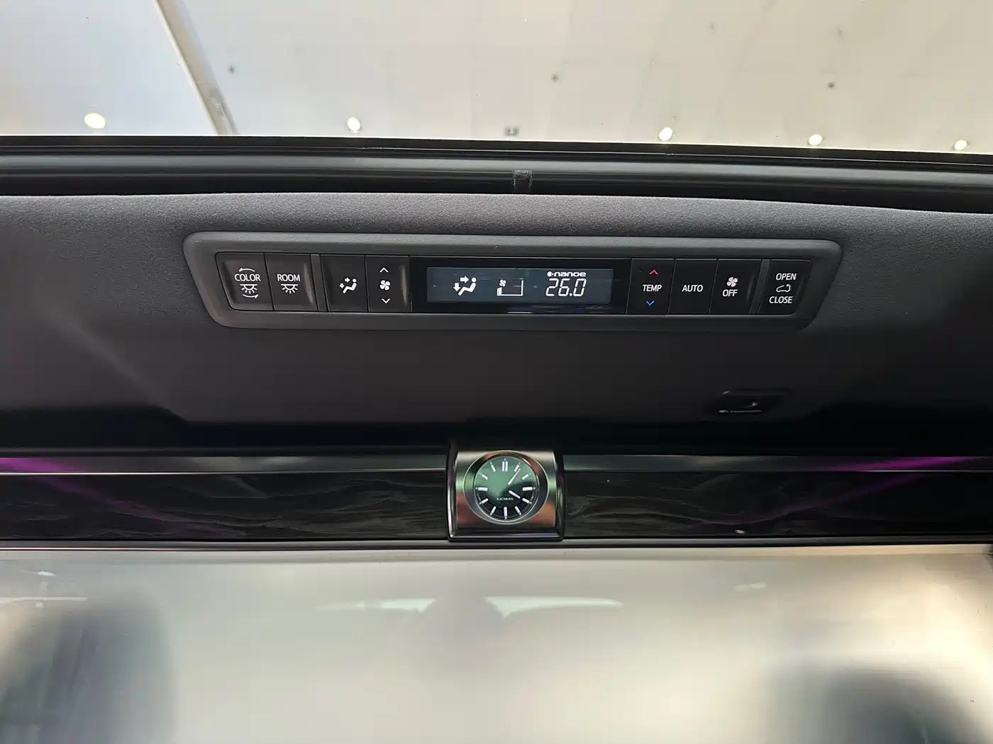 Lexus LM 2020 300h 4-Seat Imperial Edition фото 13