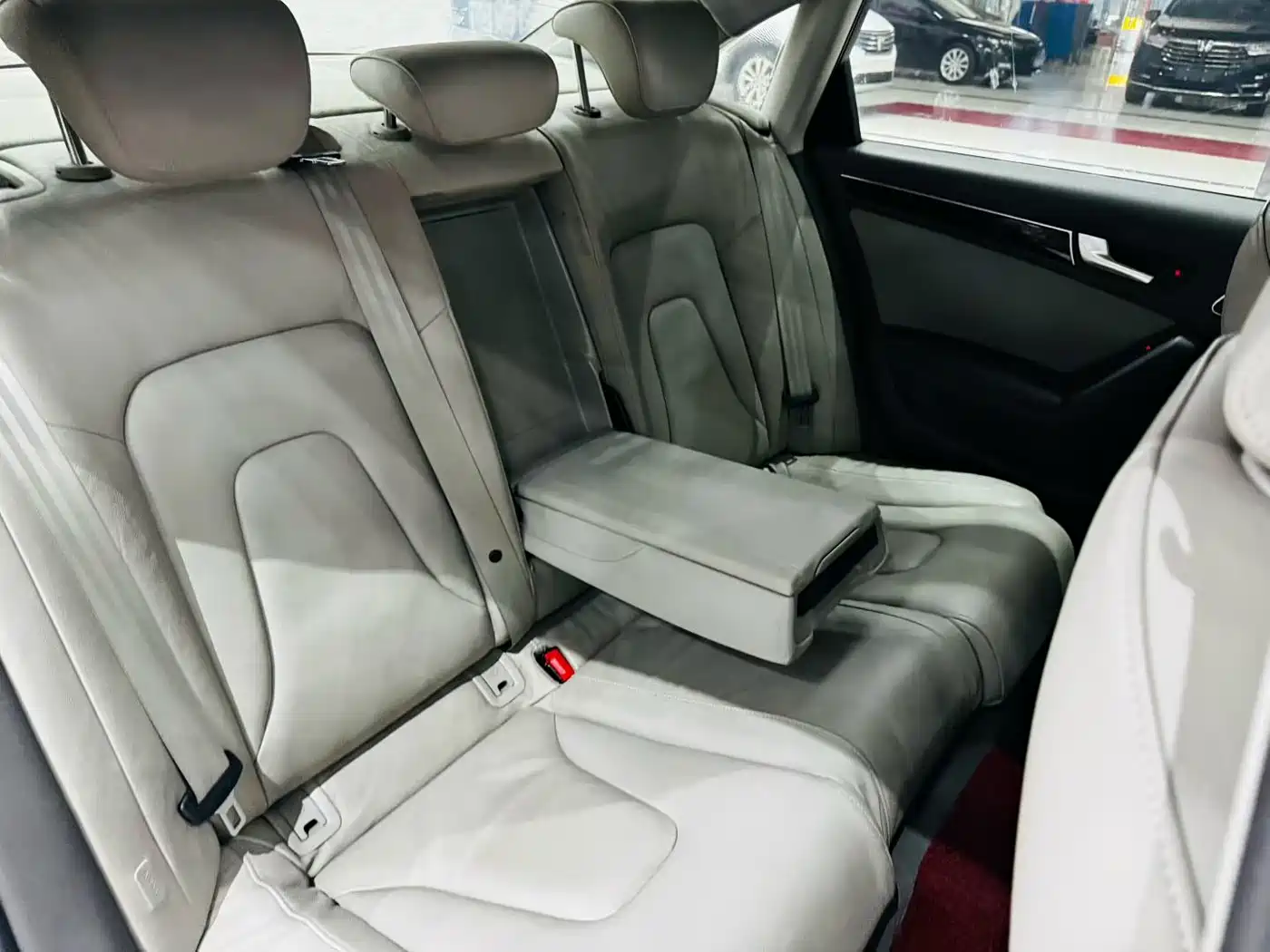 Audi A4L 2010 2010 2.0 TFSI Standard
