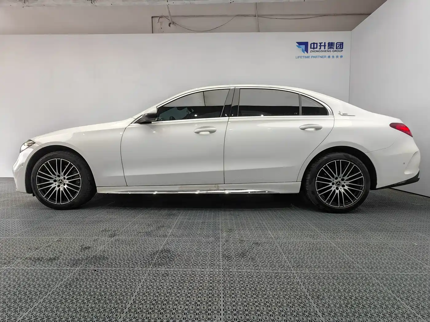 Mercedes-Benz C-Class 2024 C 260 L Sport фото 7