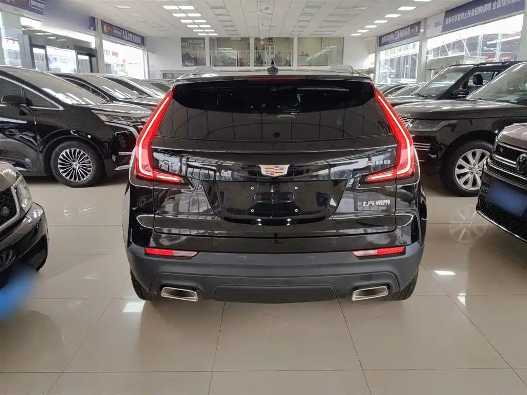 CADILLAC XT4