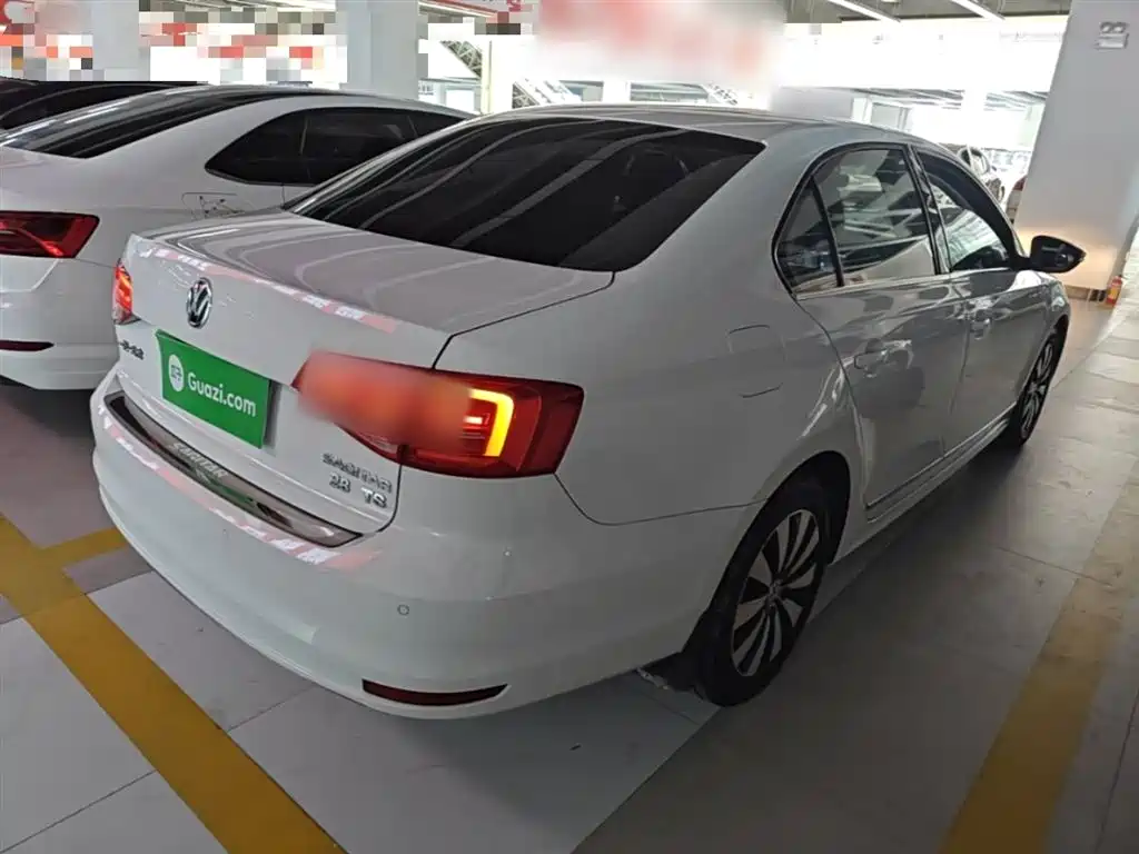 Volkswagen Sagitar 2018 1.6L Automatic Comfort фото 7