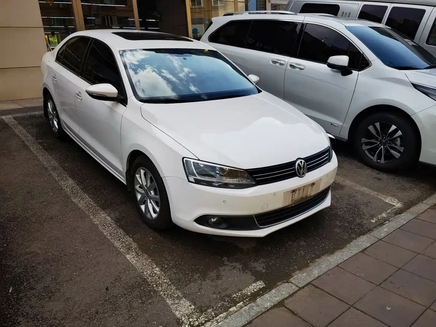 Volkswagen Sagitar 2012 1.4TSI Automatic Luxury фото 3