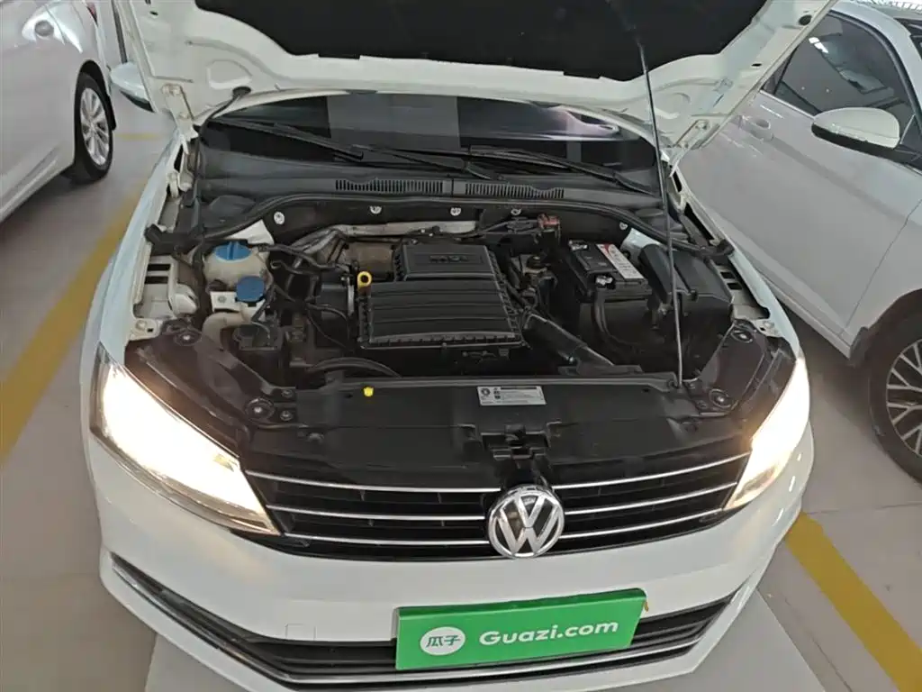 Volkswagen Sagitar 2018 1.6L Automatic Comfort фото 20