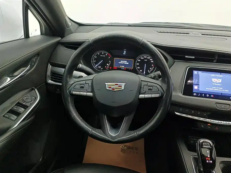 Cadillac XT4 2021 28T FWD Premium Edition фото 15