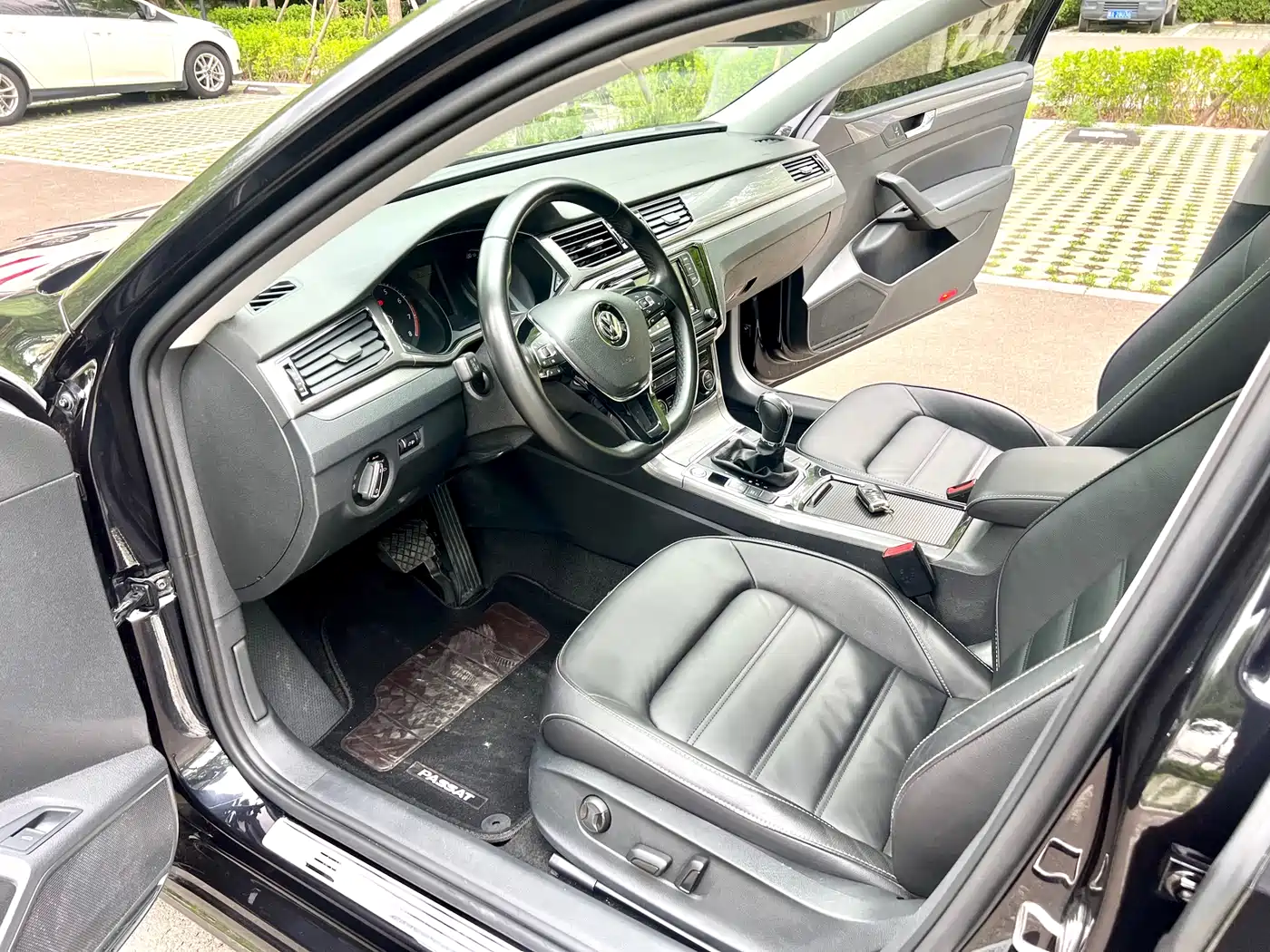 Volkswagen Passat 2017 330TSI DSG Prestige фото 8