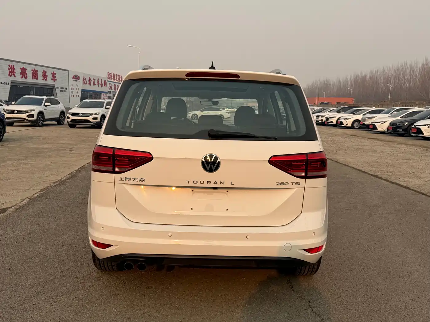 VOLKSWAGEN TOURAN