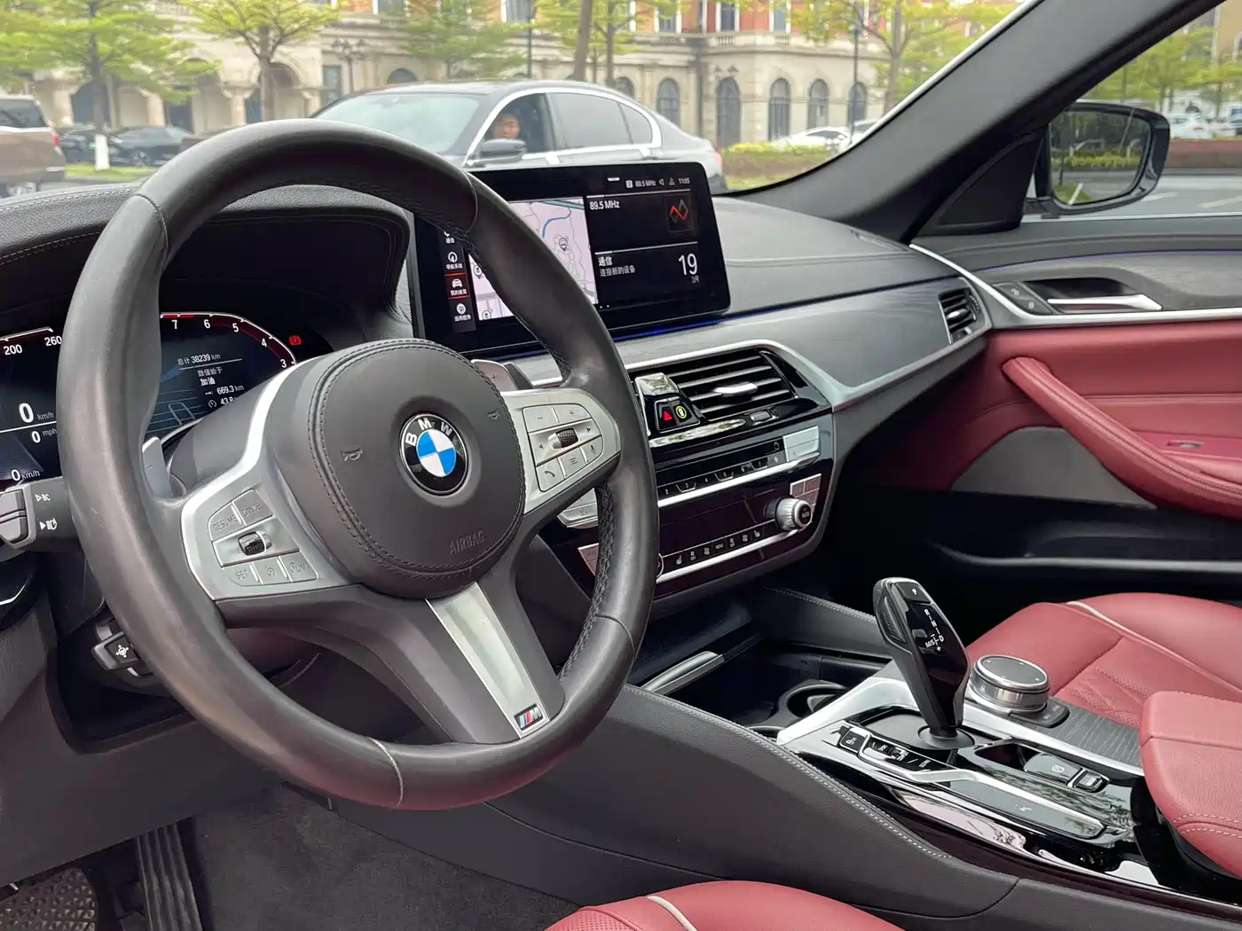 BMW 5 Series 2023 530Li Leading M Sport Package фото 18