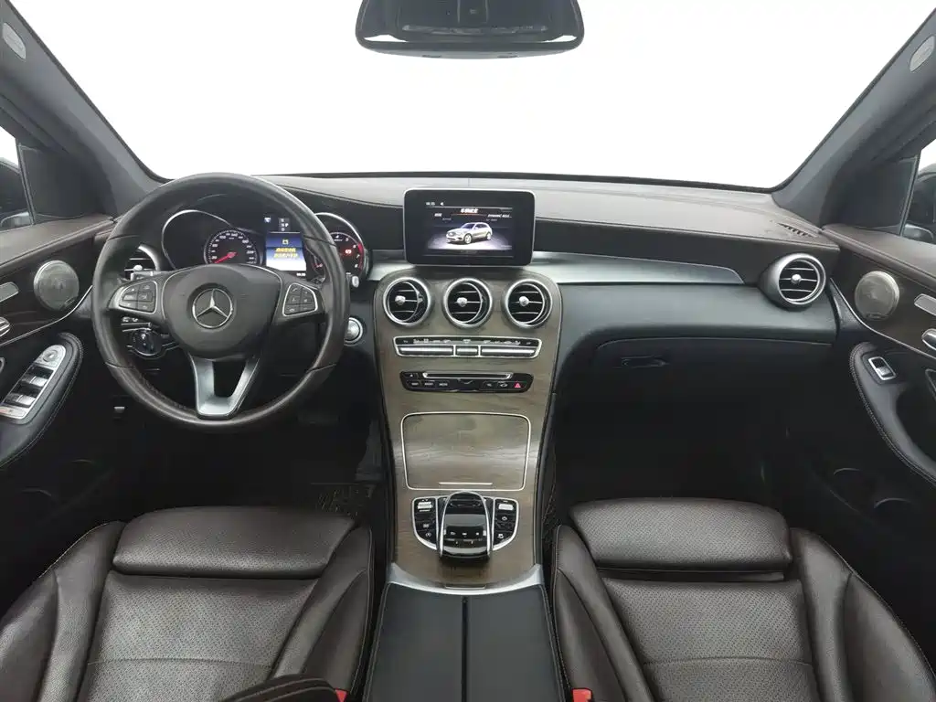 Mercedes-Benz GLC 2018 Facelift GLC 300 4MATIC Dynamic фото 5