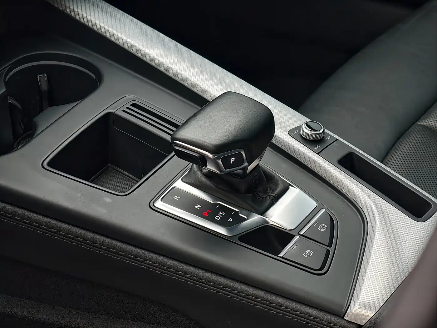 Audi A4L 2020 40 TFSI Fashion Dynamic Edition фото 6