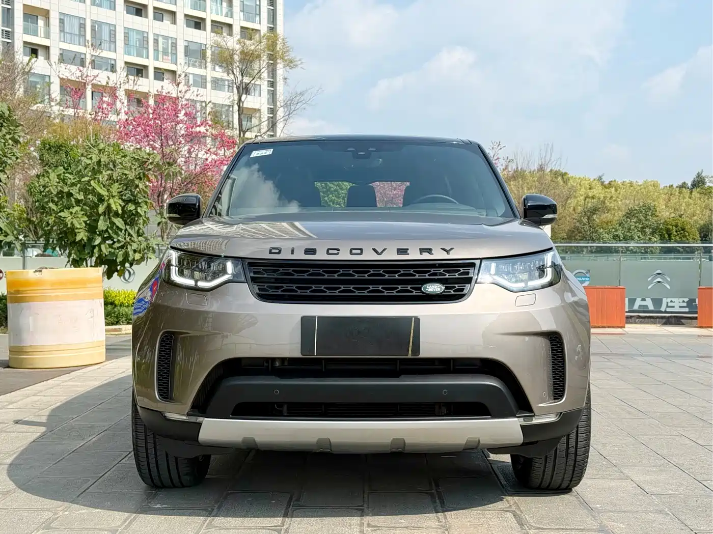 Land Rover Discovery 2017 3.0 SC V6 HSE фото 2