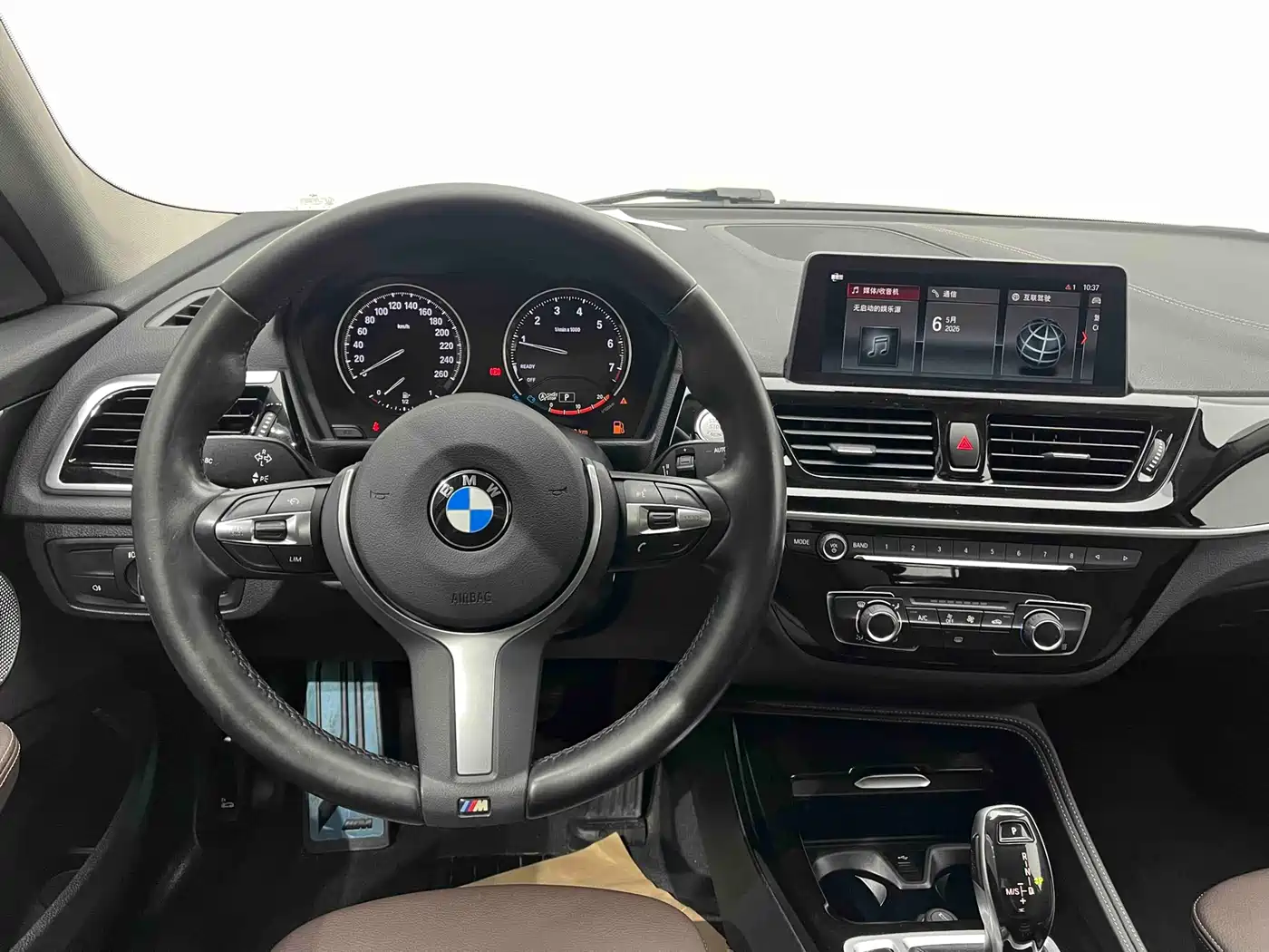 BMW 1 Series 2021 120i M Sport Shadow Edition фото 5