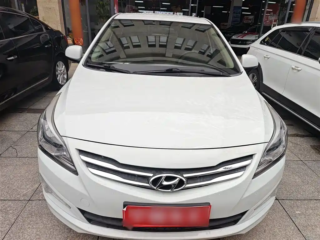 Hyundai Verna 2014 1.4L Automatic Smart GLS фото 3