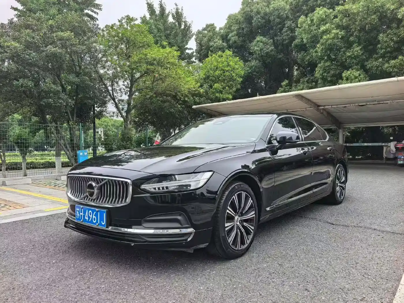 Volvo S90 2022 B5 Momentum Luxury Edition