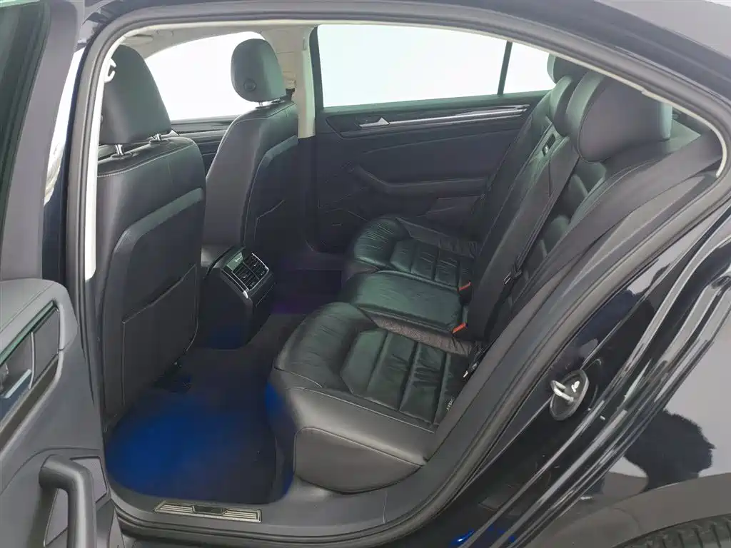 Volkswagen Phideon 2016 380TSI 2WD Prestige Edition фото 15