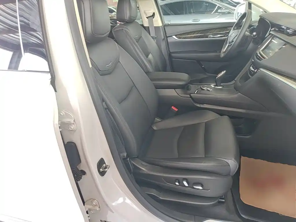 Cadillac XT5 2016 2016 28T AWD Luxury Model