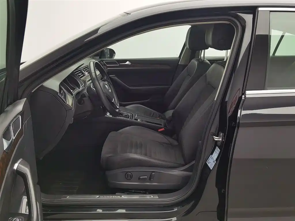 Volkswagen Magotan 2018 380TSI DSG Luxury фото 10