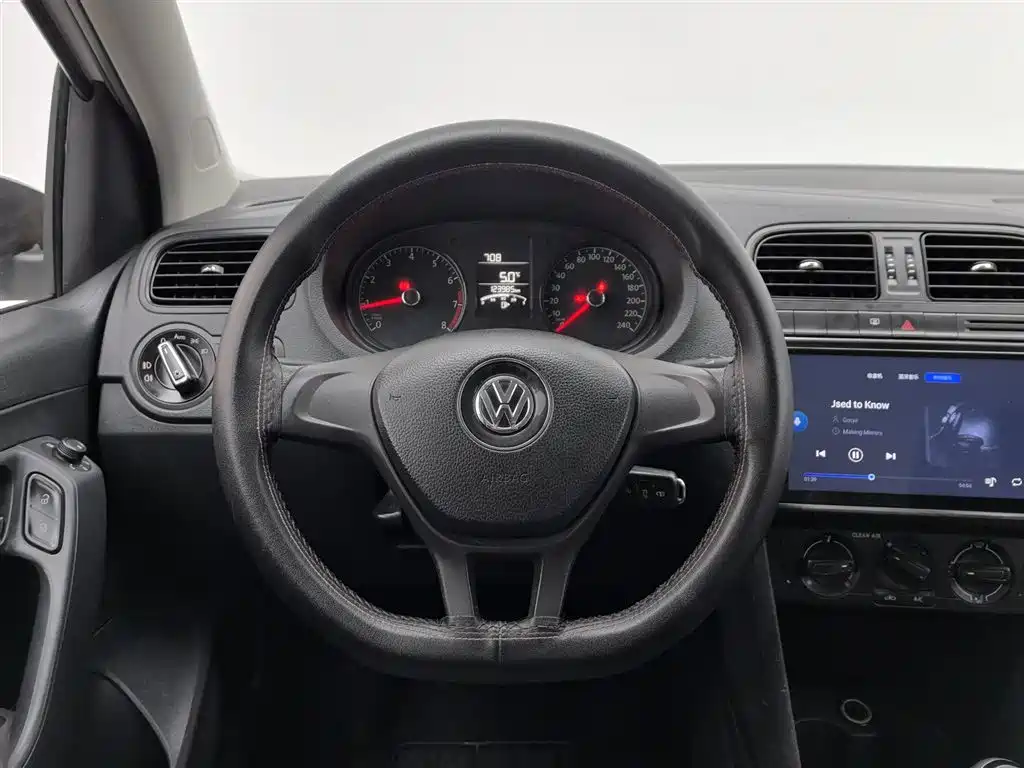 Volkswagen Polo 2016 1.4L Manual Trend фото 11