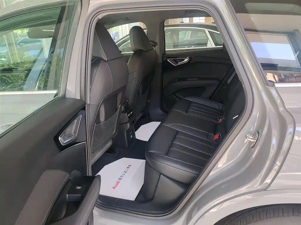 Audi Q4 e-tron 2024 40 e-tron Creation Edition фото 9
