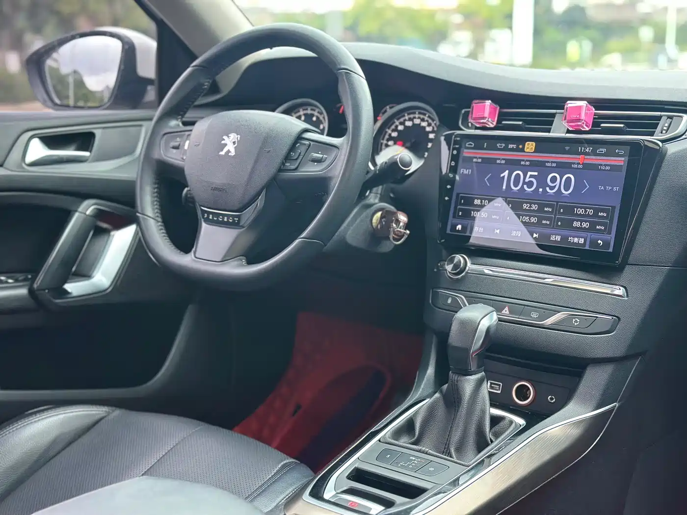 Peugeot 408 2016 1.6T Automatic Luxury Edition фото 6