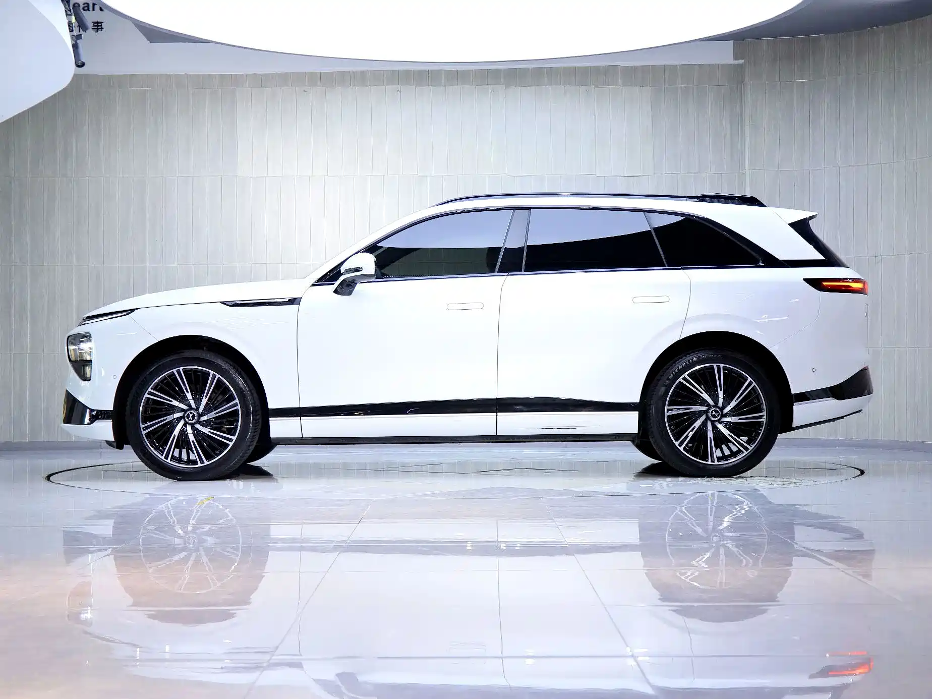 Фото 3 - XPeng G9