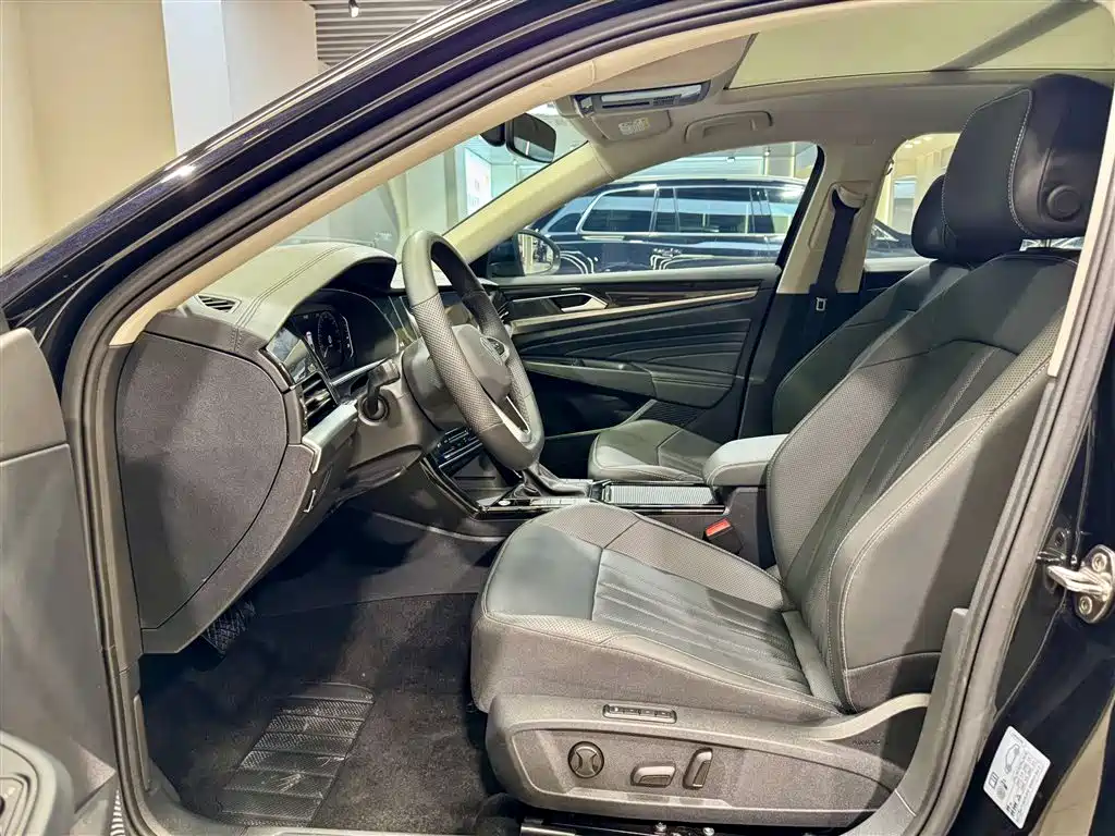 Volkswagen Passat 2025 Outstanding 380TSI Dragon Soaring Edition фото 18
