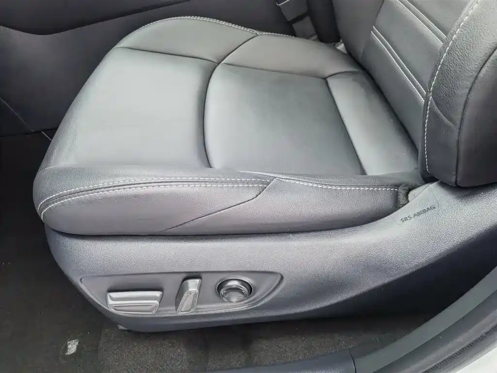 Toyota Wildlander 2023 Hybrid 2.5L E-CVT FWD Luxury PLUS Edition фото 20