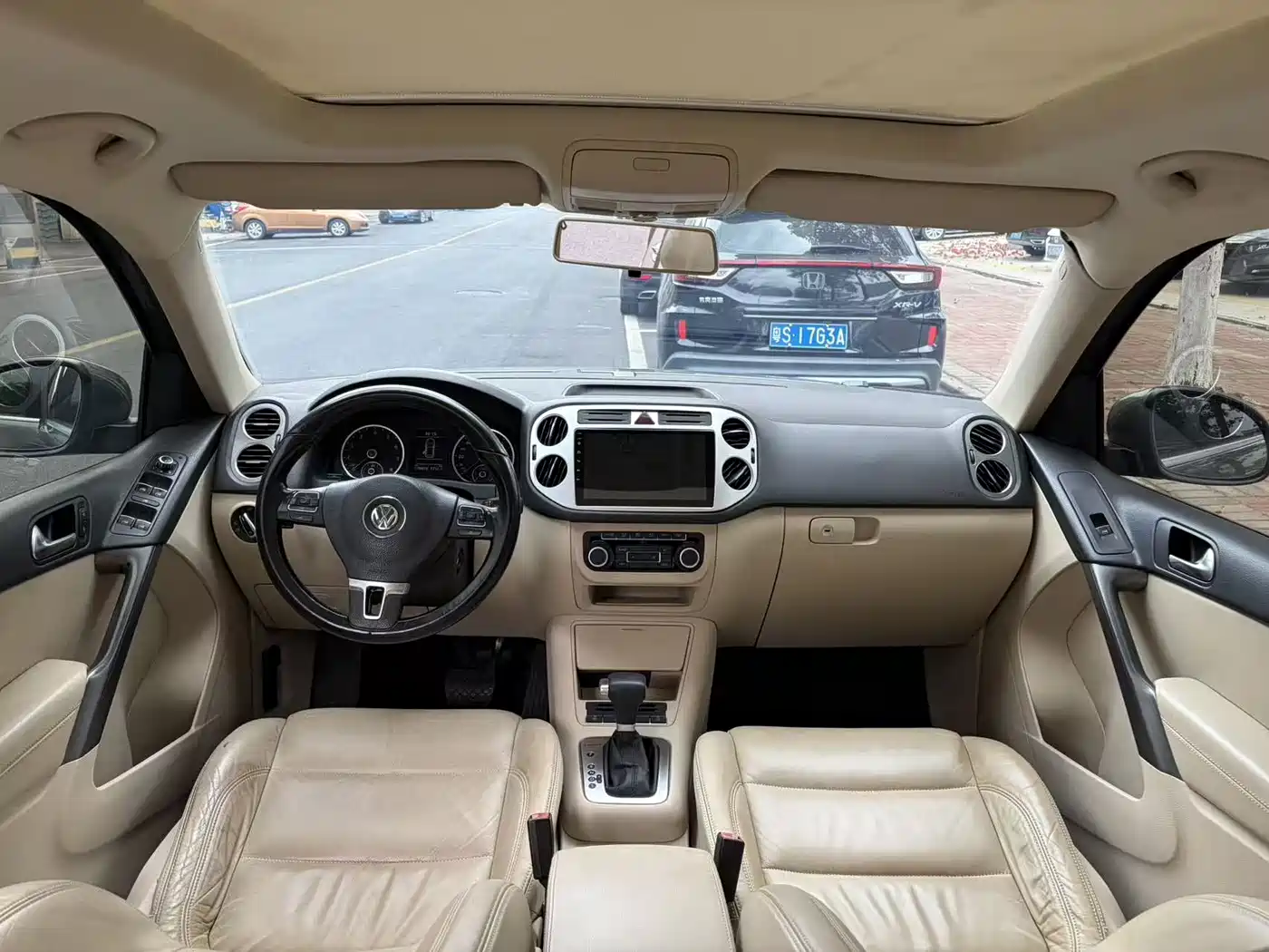 Volkswagen Tiguan 2010 1.8TSI Automatic 2WD Urban фото 9