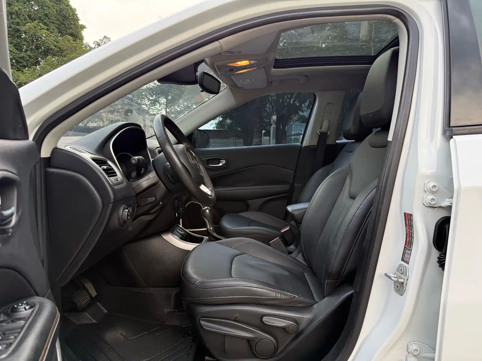Фото 4 - Jeep Compass