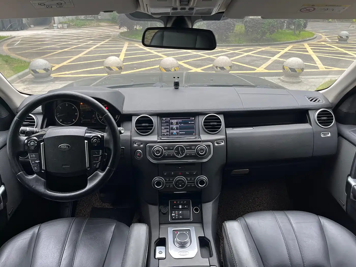 Land Rover Discovery 2015 3.0 SDV6 HSE Diesel фото 5