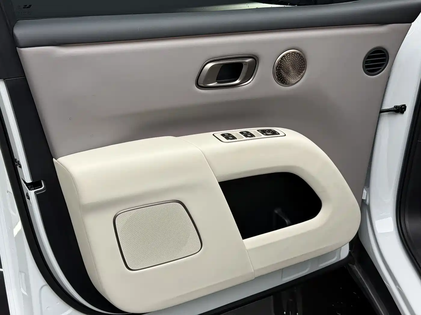 Li Auto Li i8 2026 2025 Standard Edition