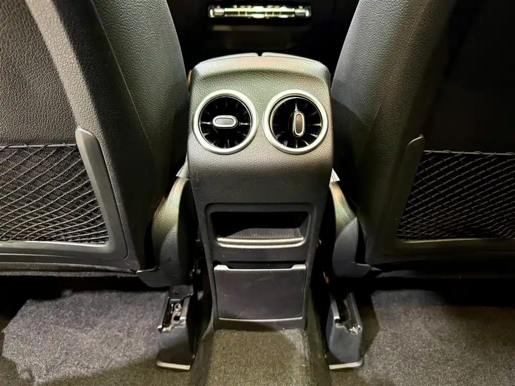 Mercedes-Benz GLB 2025 Model GLB 200 Dynamic Edition фото 20