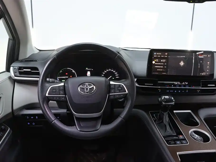 Toyota Sienna 2021 2.5L Hybrid Luxury Edition фото 28