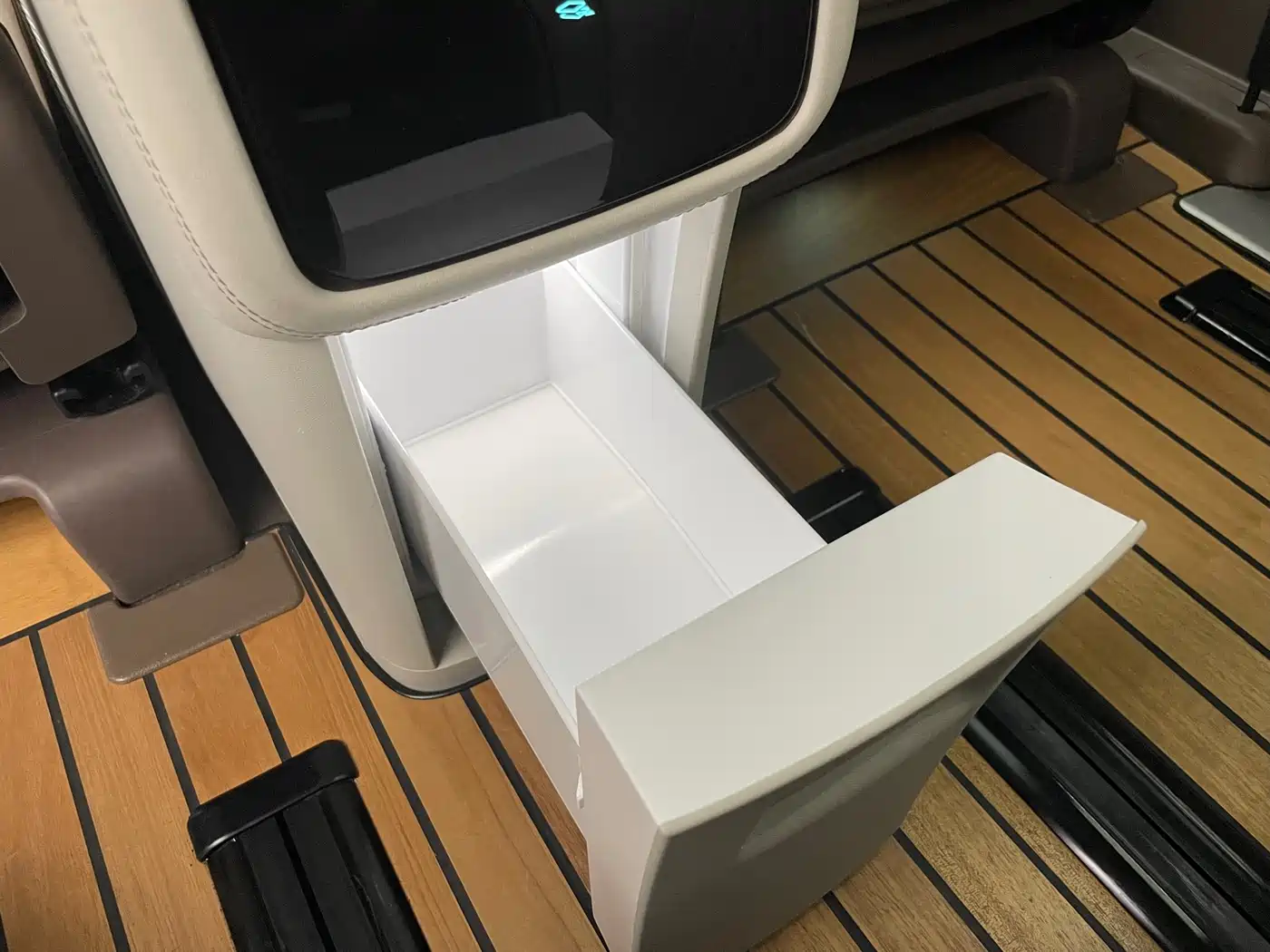 Denza D9 2022 DM-i 1040 Premium фото 19