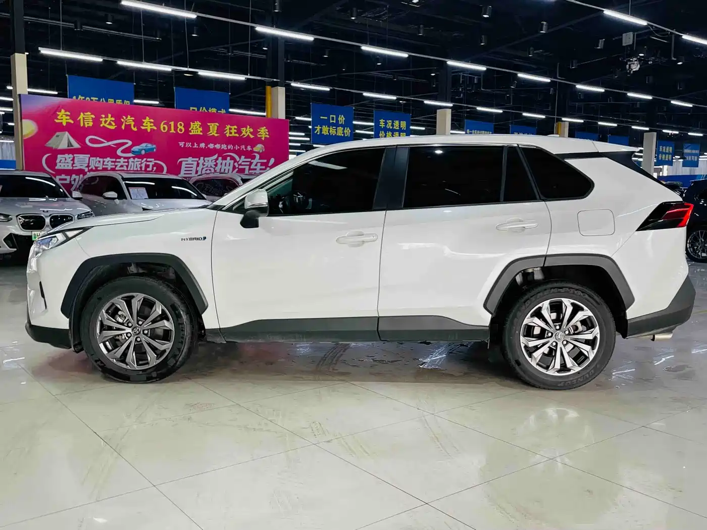 Toyota RAV4 Rongfang 2023 Hybrid 2.5L E-CVT 2WD Elite Edition фото 5
