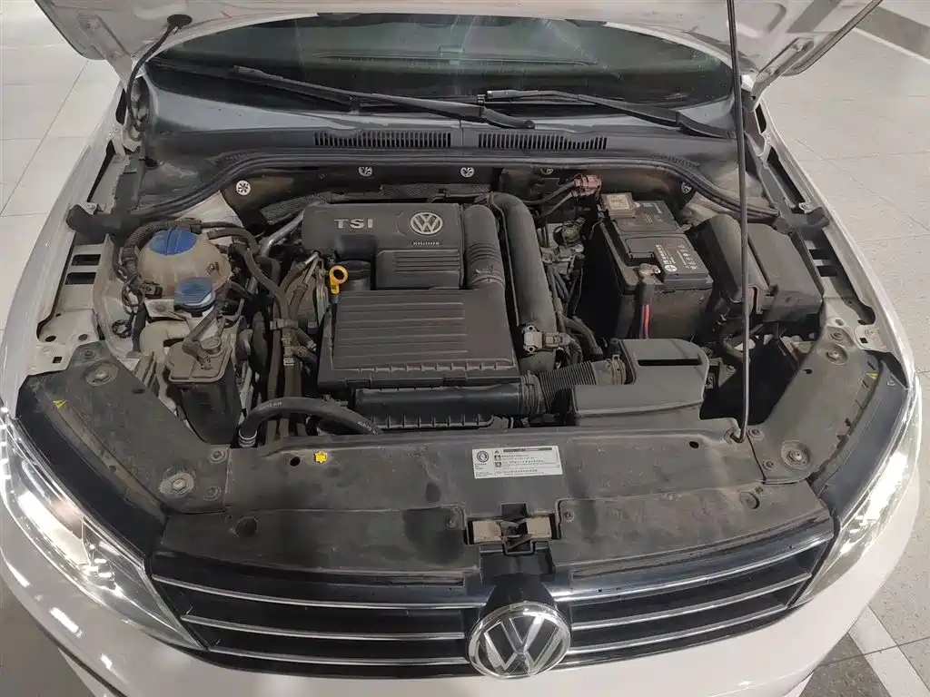 Volkswagen Sagitar 2018 280TSI DSG Spark Edition фото 16