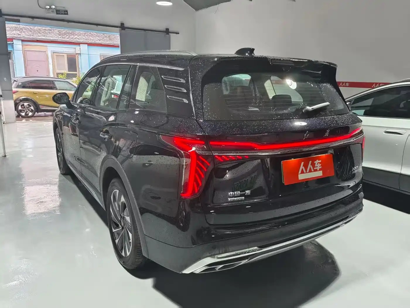 Hongqi HS7 PHEV 2024 2.0T PHEV 4WD Flagship Edition 6-seater фото 5