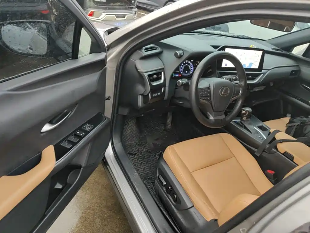 Photo 16 - Lexus UX