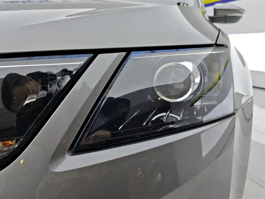 Škoda Octavia 2019 1.5L Automatic Smart Luxury China VI фото 5