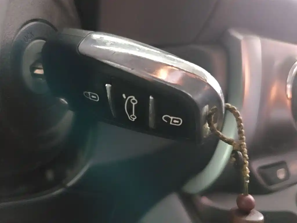 Toyota YARiS L Zhi Xuan 2014 1.3E Automatic Charming Edition фото 9