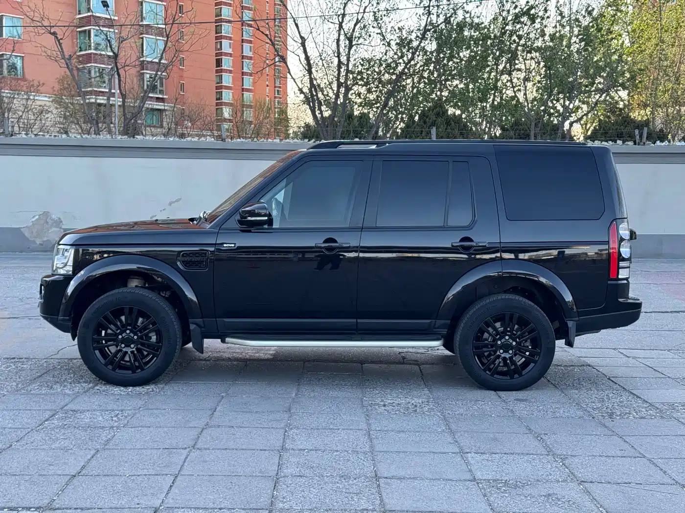 Land Rover Discovery 2016 3.0 SC V6 HSE фото 3